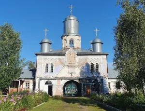 Надвратная церковь Покрова Богородицы (Пустынь)