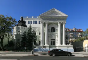 Пятницкая улица 64 с1