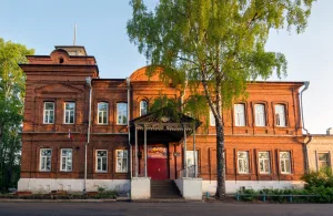 Дом управляющего Холуницким заводом А.А. Зигеля, где жил академик Павлов М. А.
