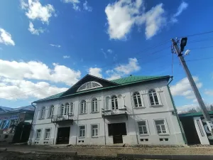 Дом жилой с магазином (Кашин)
