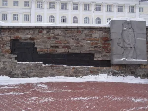 стена завода "Монетки"
