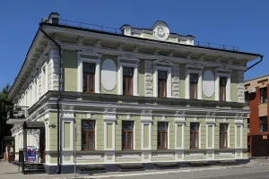 Здание бывшего коммерческого училища (дом Липатникова) (Омск)