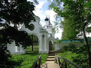 Восточные ворота (Никола-Бережки)