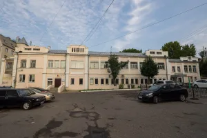 Каменный двухэтажный дом