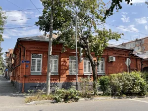 Дом, где в 1925–1933 гг. жил ученый-зоотехник Владимир Исидорович Де-Фриу