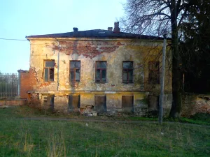 Восточный флигель у парадных ворот (Гребнево)