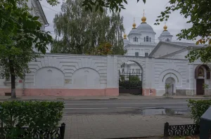 Южная стена с воротами (Ярославль)