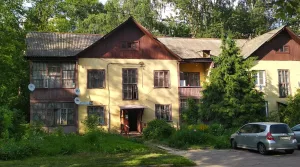 Здание, в котором с 1943 по 1947 год располагалась центральная школа военнопленных антифашистов (Красногорск)