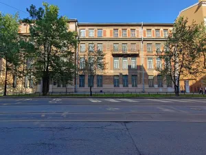 Здание соединенных училищ дальнего плавания и судовых механиков торгового флота