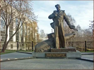 Мемориал экипажу атомного подводного крейсера «Курск»