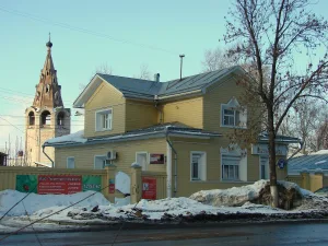 Службы (дом Девяткова)