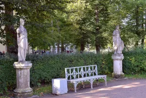 Статуи «Аполлон», «Афина» (Павловск)