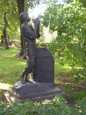 Памятник на могиле Даргомыжского