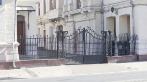 Новокузнецкая улица 11 ограда
