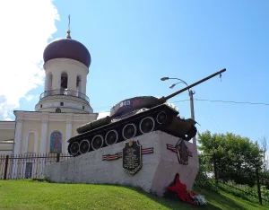 Памятный знак «Танк Т-34», установленный в честь защитников Наро-Фоминска от фашистских захватчиков в период битвы за Москву
