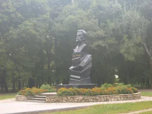 Памятник К. Д. Глинке