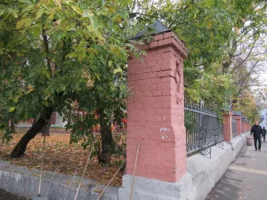 Ограда с воротами (Сокольники)