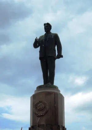 Памятник М.И. Калинину (Калининград)