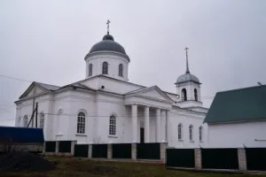 Троицкая церковь со сторожкой (Кевдо-Мельситово)