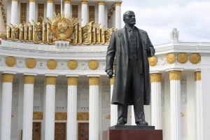 Памятник Ленину на ВДНХ