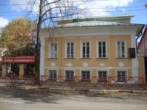 Дом, в котором жил в 1872-1890 гг. певец Собинов Леонид Витальевич (Ярославль)