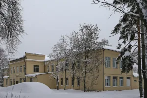 Школа, в которой учились Герои Советского Союза Н.К. Погодин и В.В. Мясников, генерал-майор (Петушки)