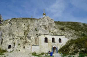 Церковь Иоанна Предтечи (пещерная, в «Малых Дивах»)