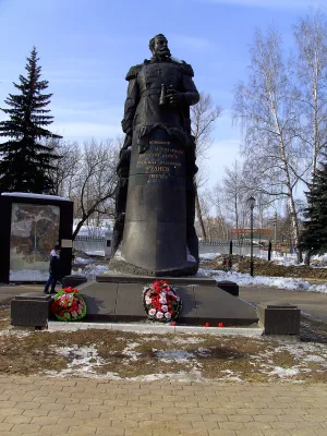 Памятник В.Ф. Рудневу, командиру крейсера «Варяг» (Тула)