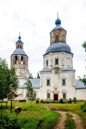 Церковь Покрова Пресвятой Богородицы с колокольней (Курмыш)