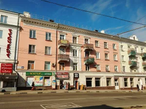Жилой дом. Квартира, в которой в последние годы жизни жил и работал народный поэт Чувашии С.В. Эльгер