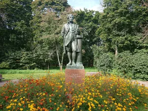 Памятник А.Т. Болотову (Богородицк)