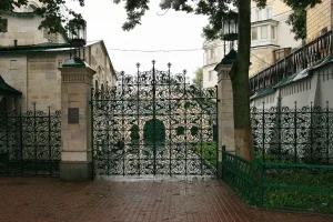 Ограда с воротами (Нижний Новгород)