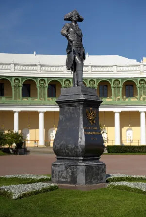 Памятник императору Павлу I