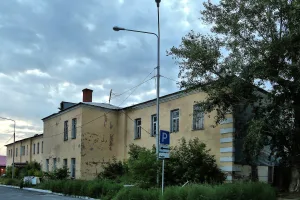 Казарма Омского военного округа (Омск)