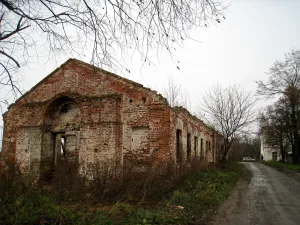 Конюшня (Сима)
