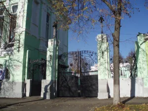 Ограда с воротами (Иваново)