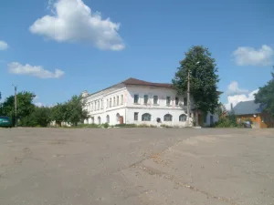 Жилой дом с лавками Сутягина (волостное правление) (Сусанино)