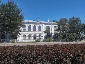 Здание городского шестиклассного училища (Уссурийск)