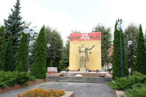 Братская могила советских воинов, погибших в боях с фашистами (Янтарный)