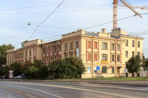 Дом, в котором в 1944-1958 гг. жил физиолог Л.А. Орбели