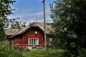 Дом, в котором родился и с 1919 по 1922 г. жил Герой Советского Союза В.И. Ястребцов (станция Нерль)