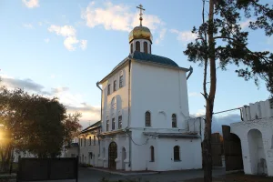 Церковь Богословская (Иоанна Богослова, надвратная) (Далматово)