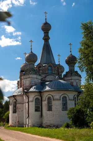 Церковь Успения Пресвятой Богородицы в селе Густомесово