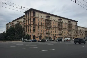 Дом, в котором жил советский кинорежиссер Александр Петрович Довженко (Дорогомилово)
