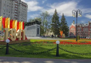 Монумент, воздвигнутый в ознаменование патриотизма колхозников Тамбовской области, собравших 40 млн руб. на постройку танковой колонны «Тамбовский колхозник»