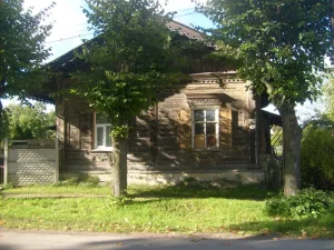 Жилой дом с хозпостройками (Гатчина)
