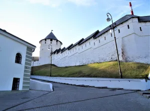 Прясло стены между Дмитровской башней и Консисторской башней (Казань)
