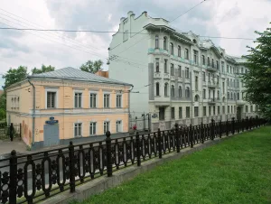 Яузский бульвар 13