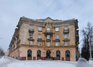 Дом жилой с магазинами (Петрозаводск)