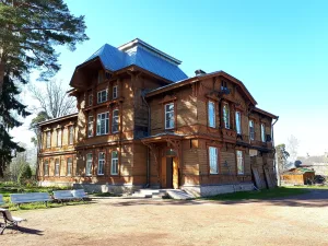 Здание Лоцманского собрания с домовой церковью Николая Чудотворца (Лебяжье)